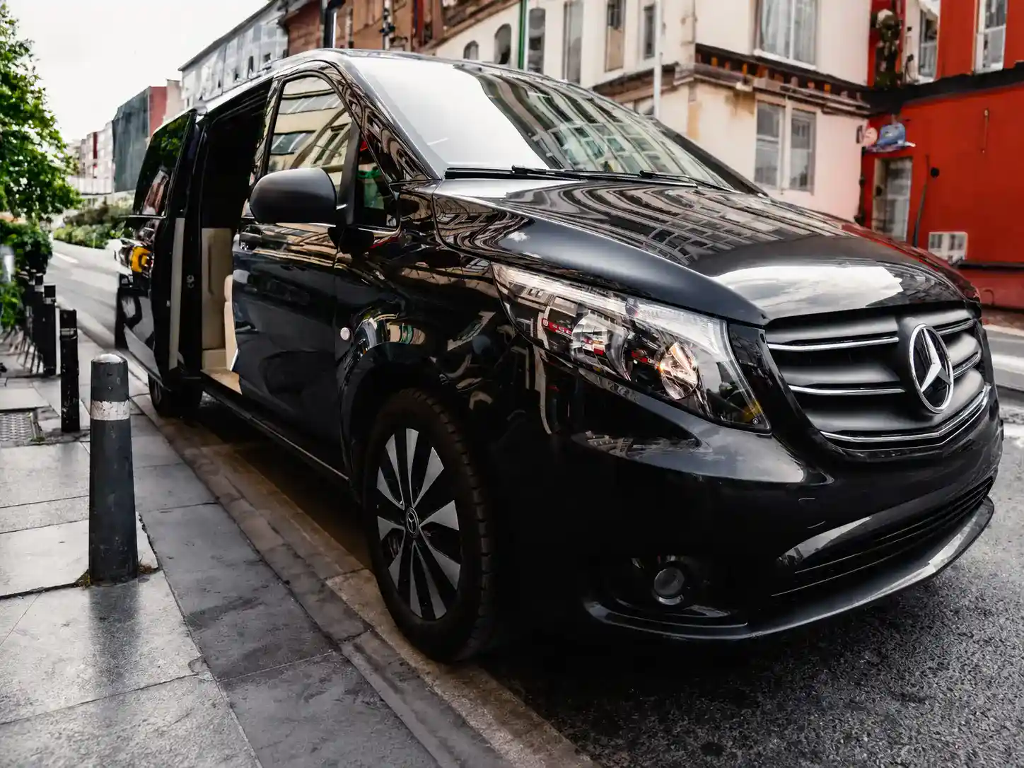 Detalles de automóviles business y premium